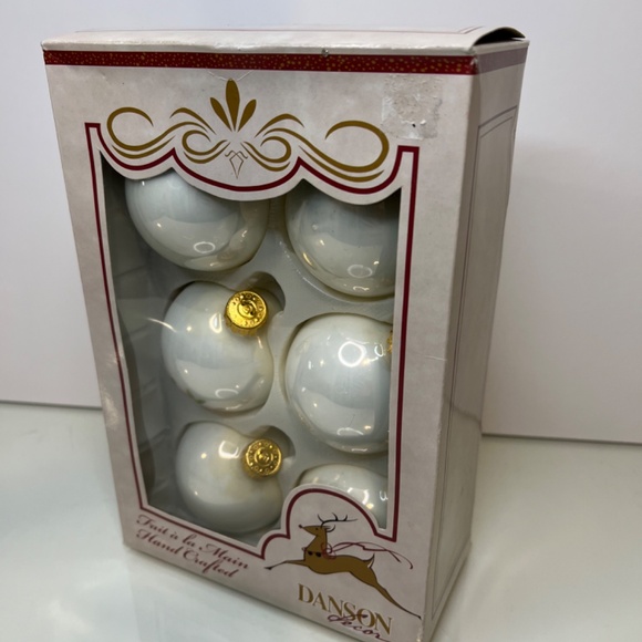 6 Vintage White Tree Ornaments Glass Balls Danson In Original Box 2.5” - Picture 9 of 14